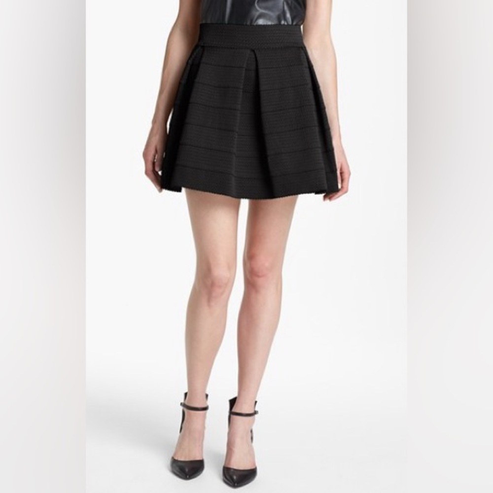 New Devlin pleated skirt xs